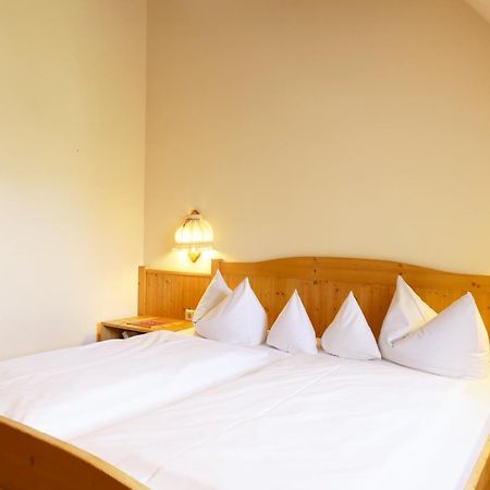 Hotel Gasthof Zur Post Wolfegg Екстер'єр фото