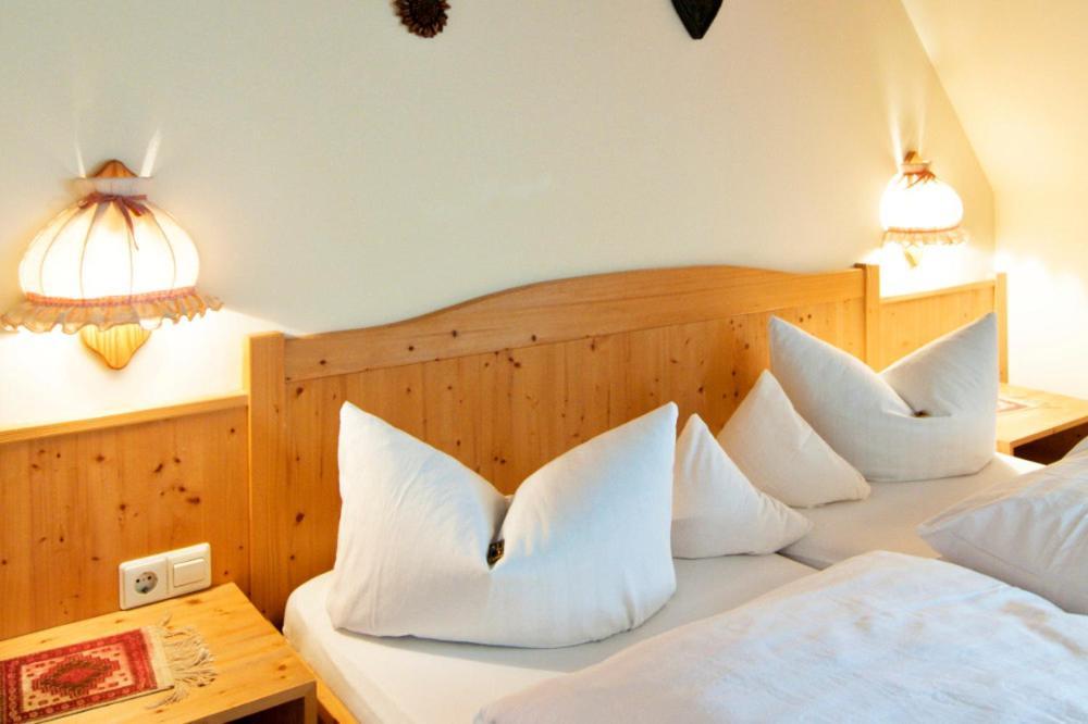 Hotel Gasthof Zur Post Wolfegg Екстер'єр фото