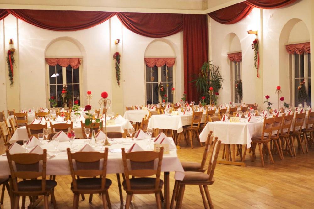 Hotel Gasthof Zur Post Wolfegg Екстер'єр фото