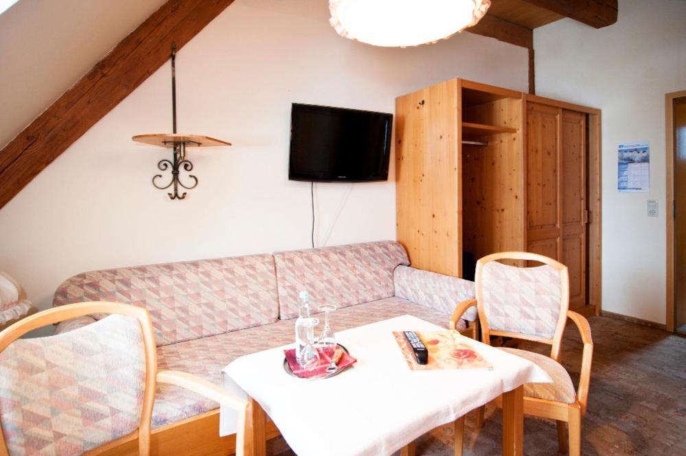 Hotel Gasthof Zur Post Wolfegg Екстер'єр фото