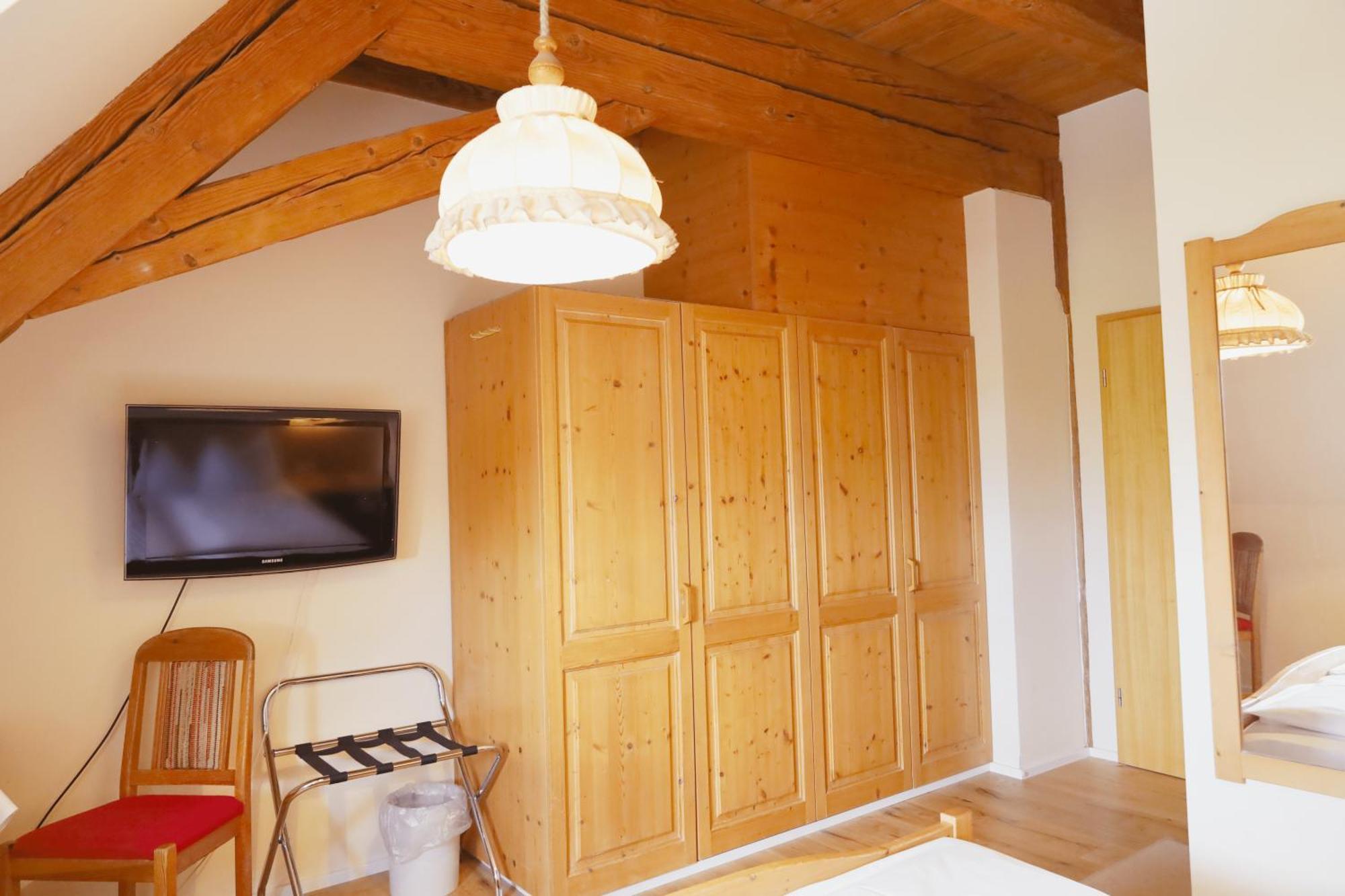 Hotel Gasthof Zur Post Wolfegg Екстер'єр фото
