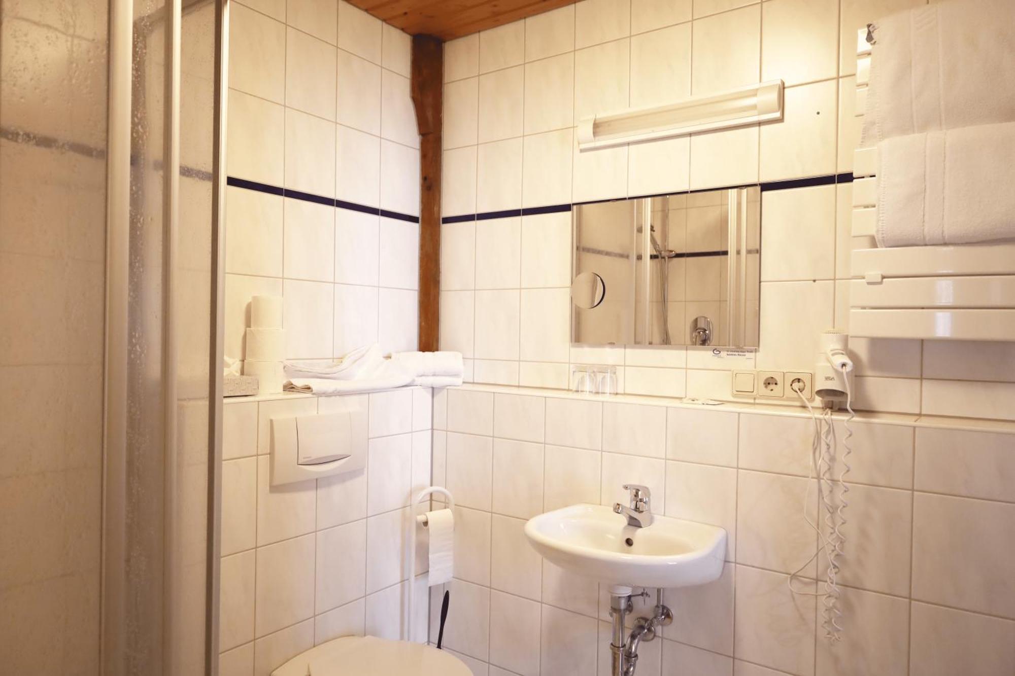 Hotel Gasthof Zur Post Wolfegg Екстер'єр фото