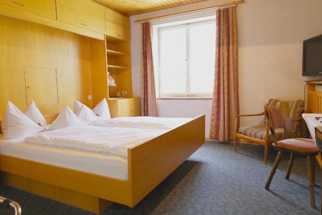 Hotel Gasthof Zur Post Wolfegg Екстер'єр фото