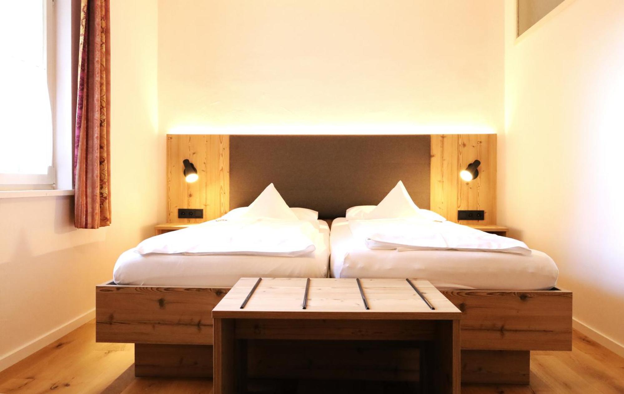 Hotel Gasthof Zur Post Wolfegg Екстер'єр фото