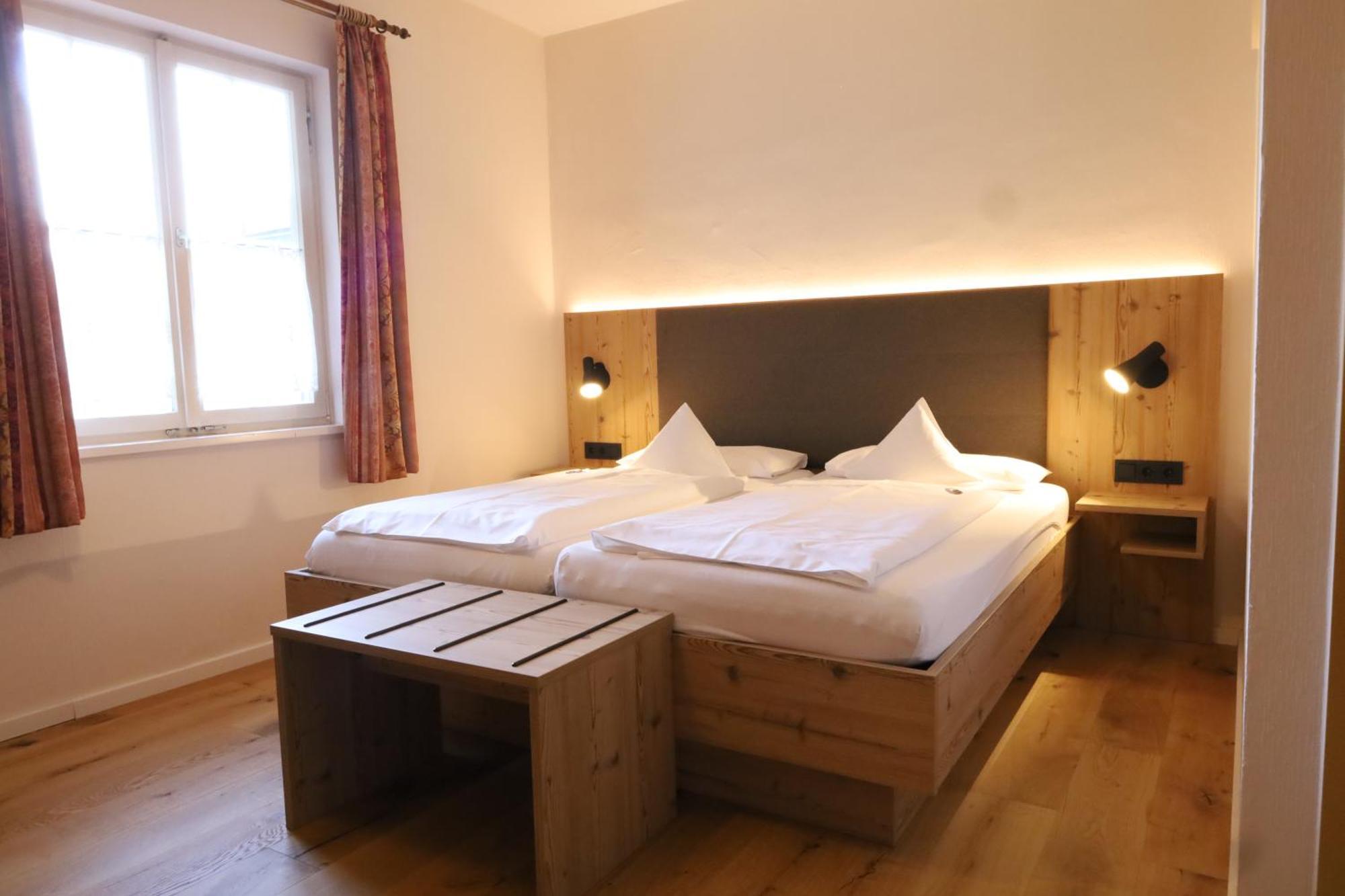 Hotel Gasthof Zur Post Wolfegg Екстер'єр фото