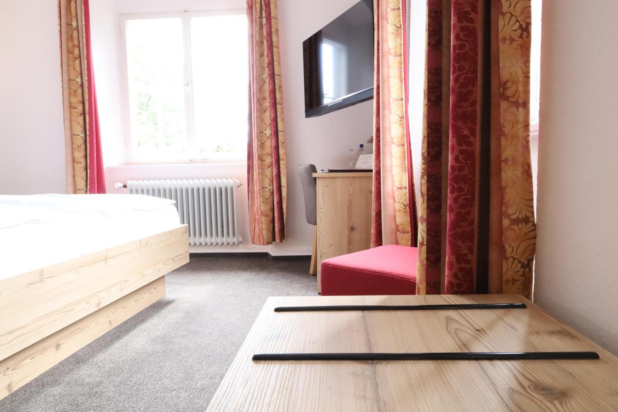 Hotel Gasthof Zur Post Wolfegg Екстер'єр фото