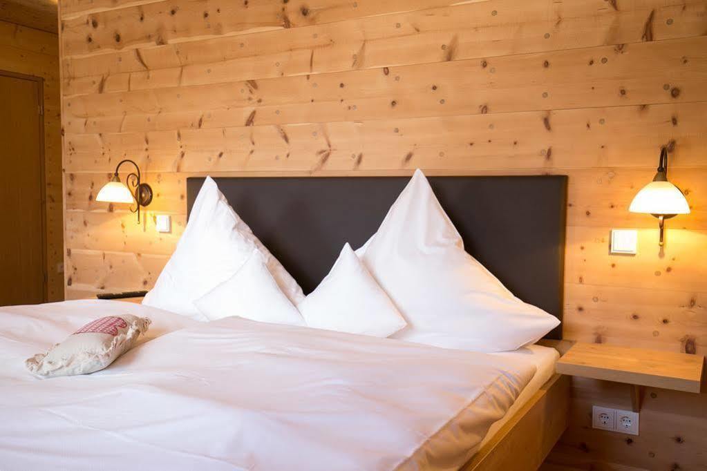 Hotel Gasthof Zur Post Wolfegg Екстер'єр фото